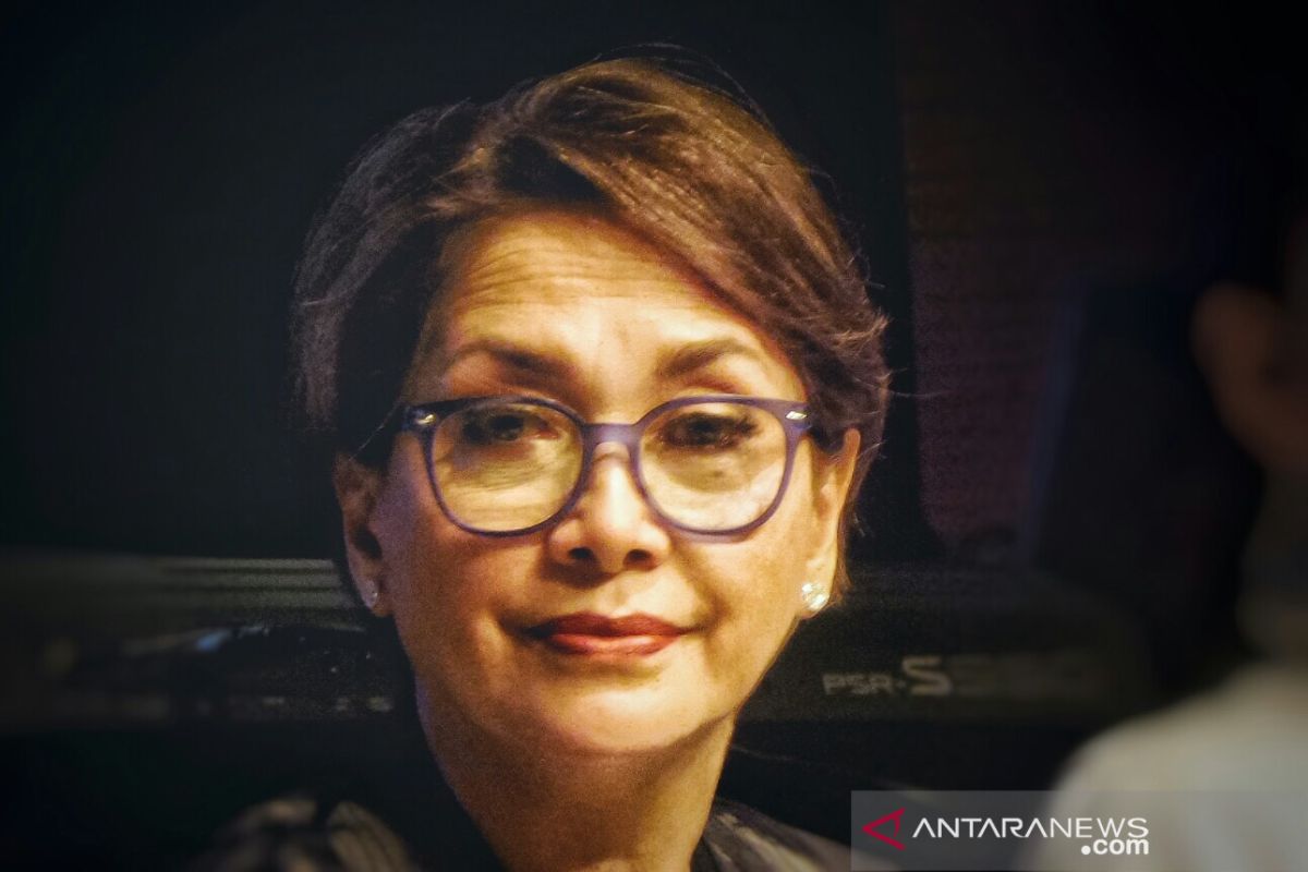 Lama vakum, Widyawati menyanyi lagi untuk film "Ambu"