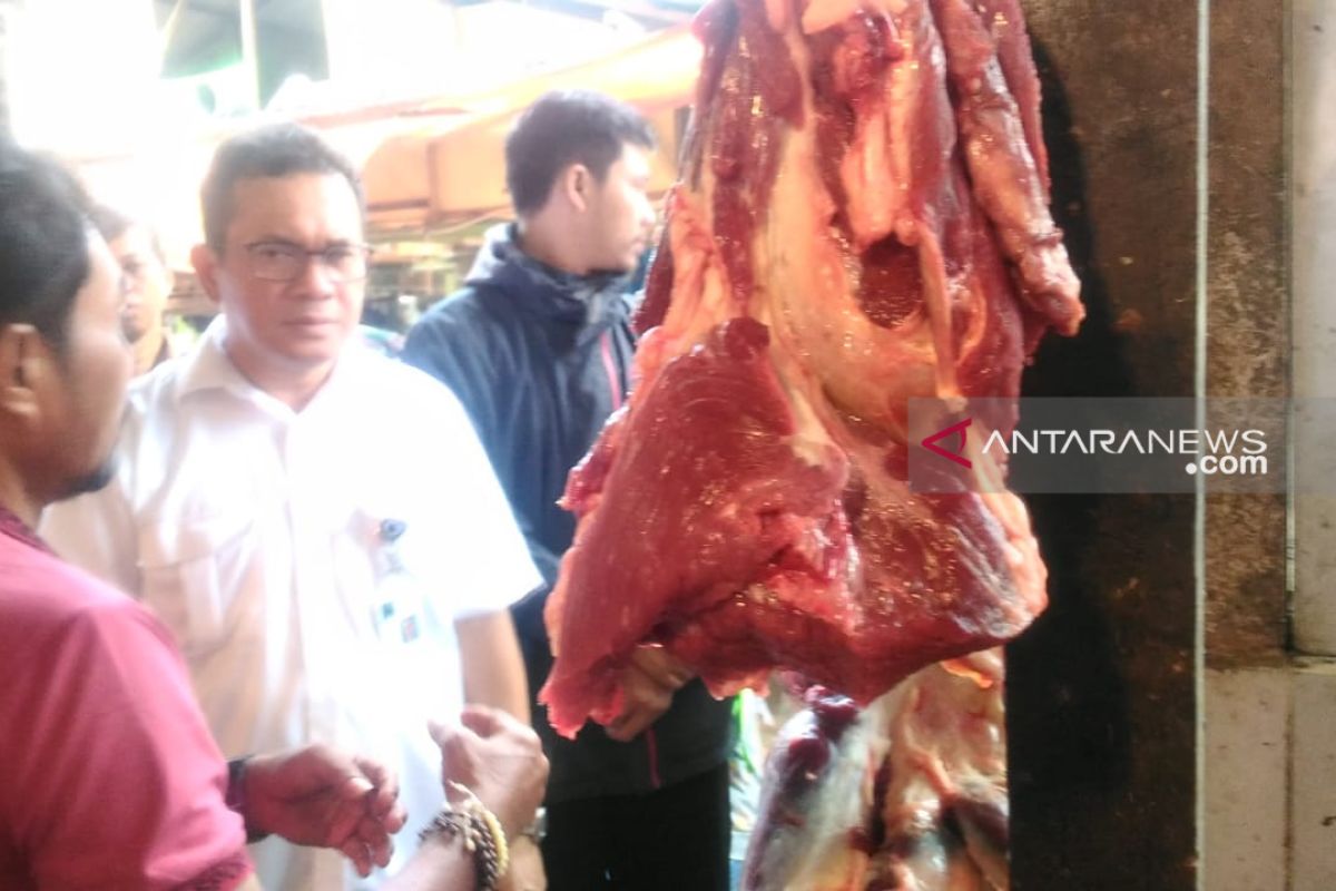 Harga daging sapi potong di Pontianak masih stabil Rp120.000/kilogram