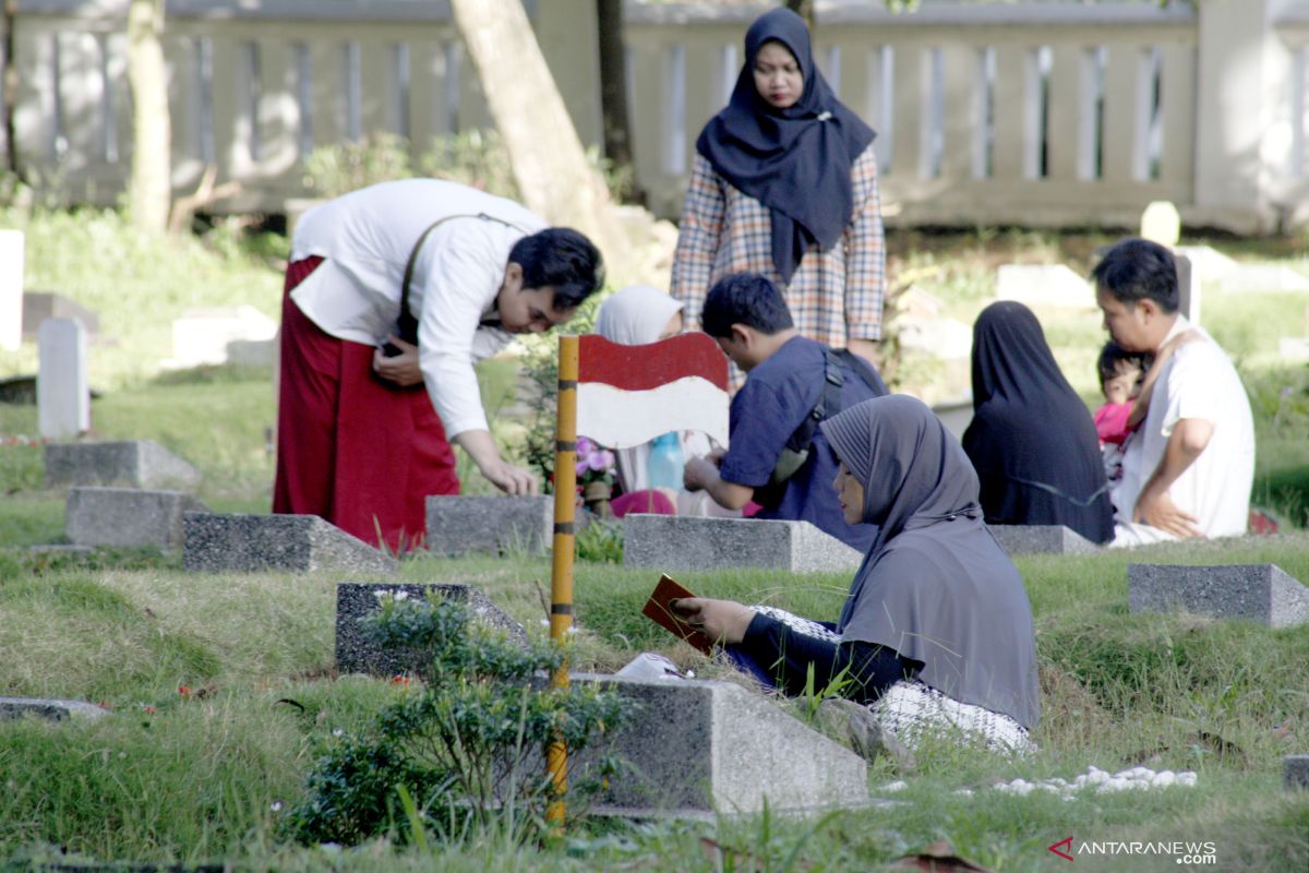 Pemakaman Islam ramai dikunjungi jelang Ramadhan