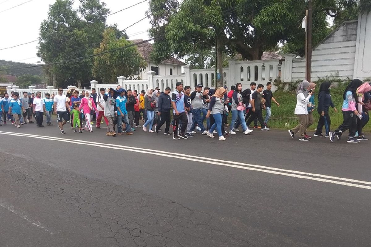 Peringati hari buruh, Lebak gelar jalan santai