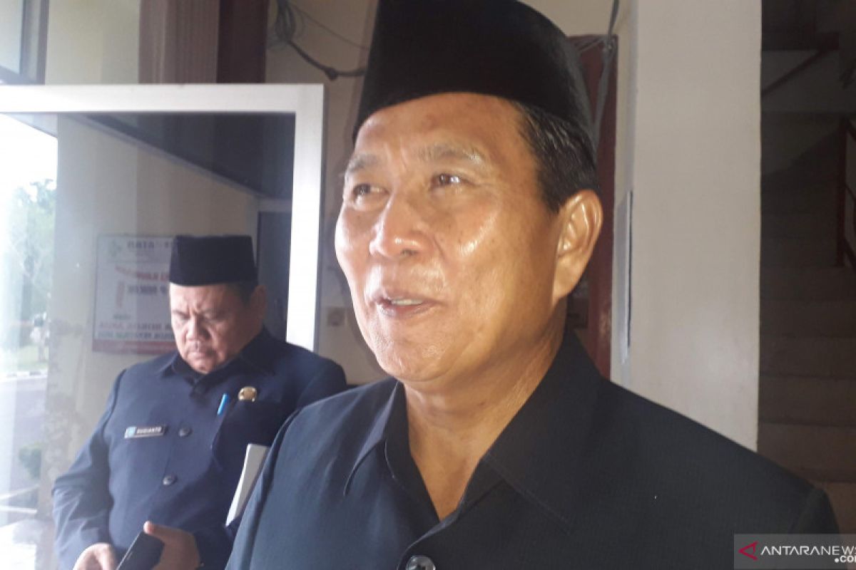 Bupati Bangka Tengah sebut ASN bolos kerja harus diberi sanksi