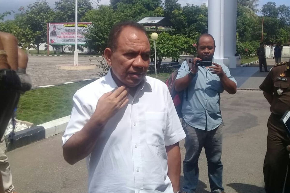 Kejaksaan Tinggi periksa mantan Gubernur NTT Frans Lebu