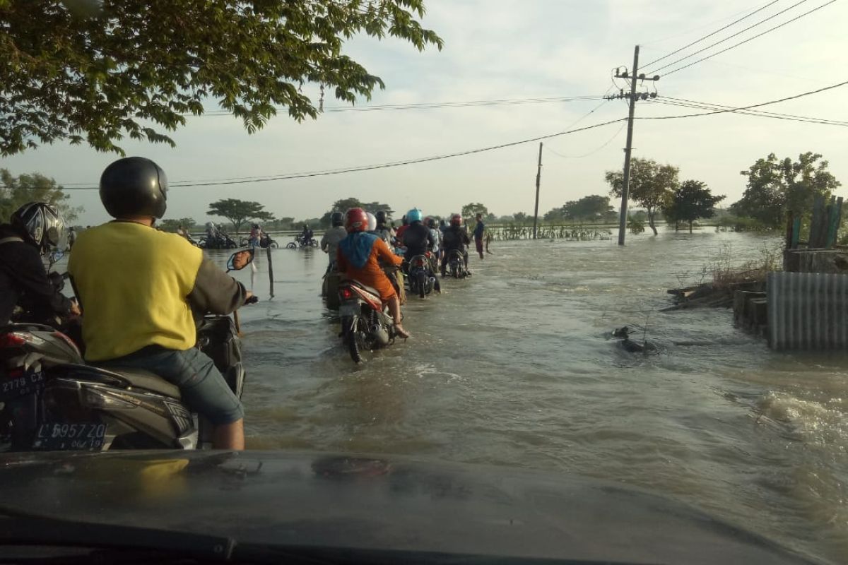 Bupati Gresik minta pemprov prioritaskan penanganan banjir sekitar Kali Lamong