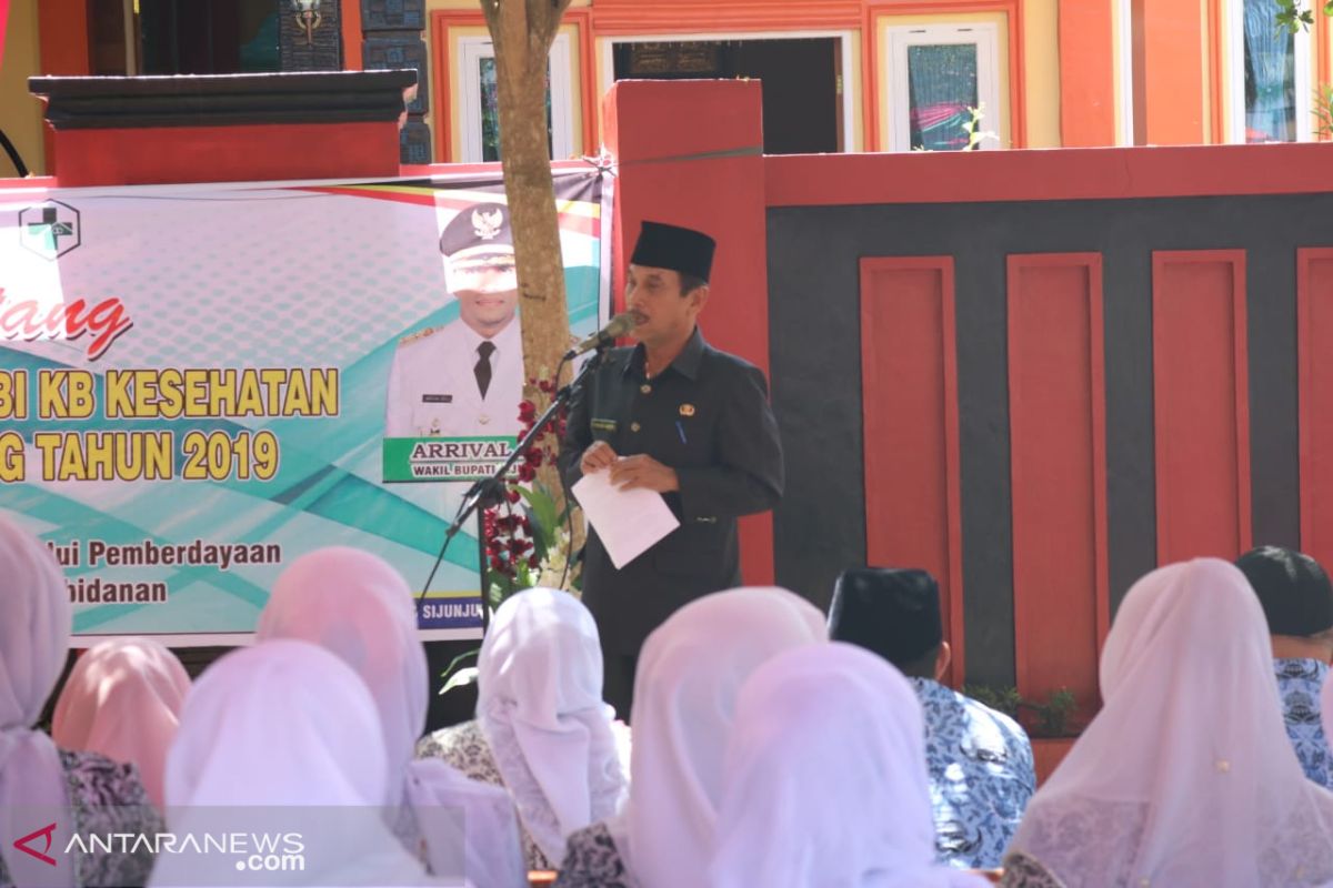 Bupati Sijunjungberharap peningkatan SDM melalui pencanangan Bhakti IBIKB-Kes