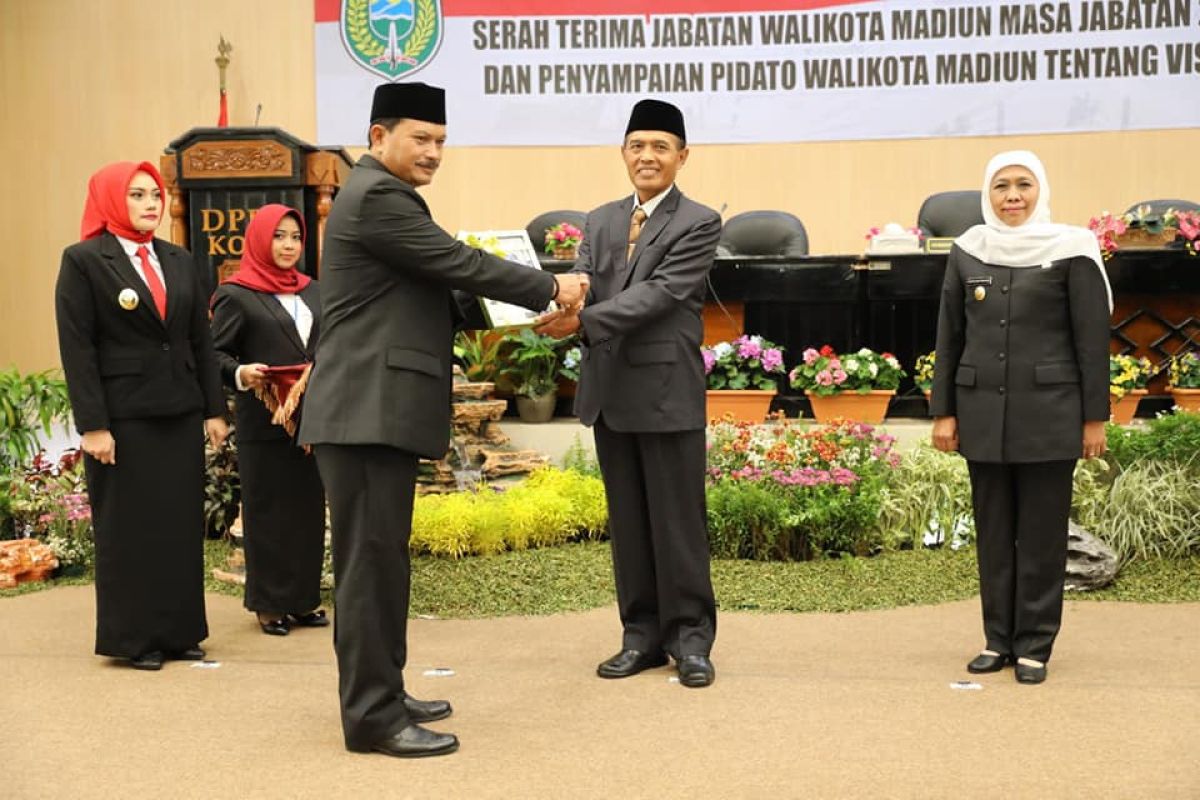 Gubernur Jawa Timur hadiri serah terima jabatan Wali Kota Madiun