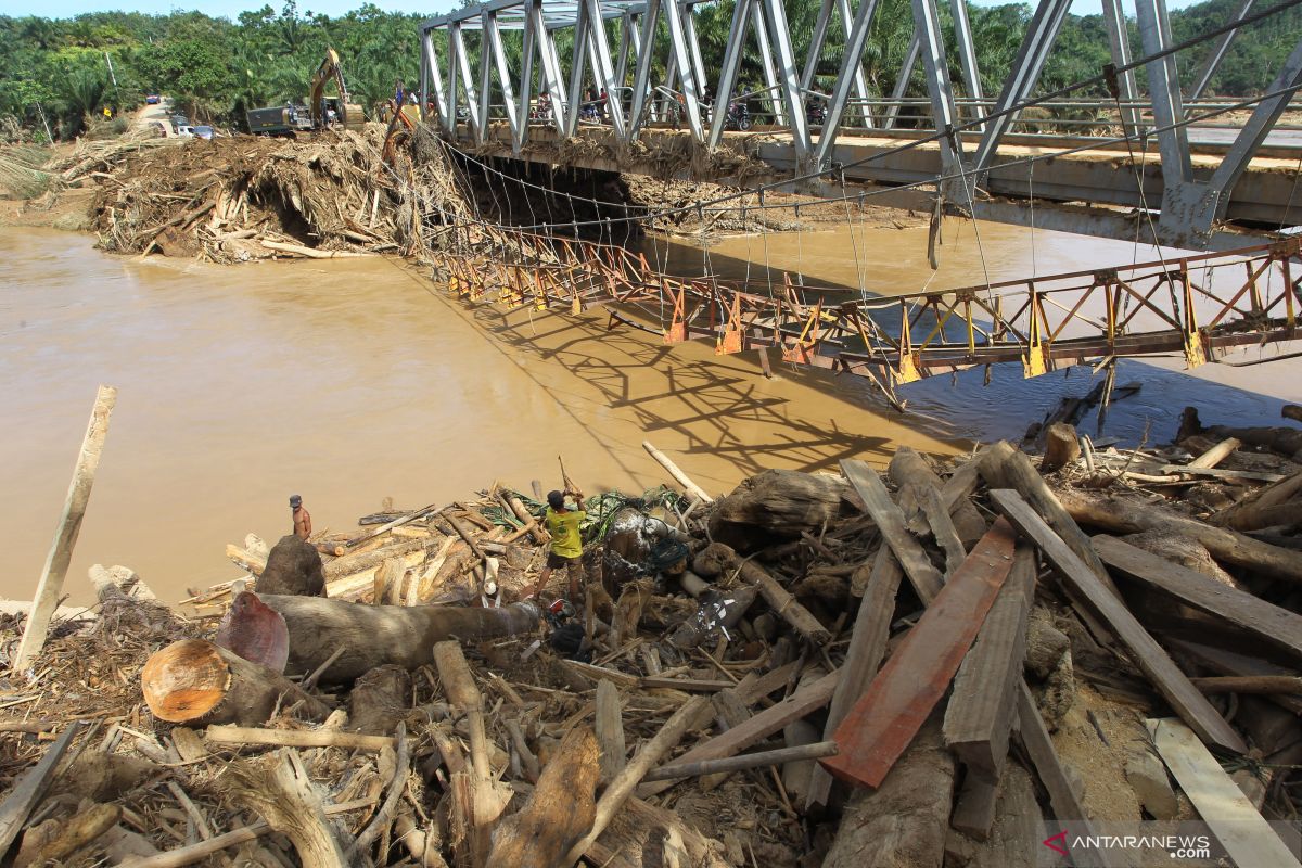 Tim SAR hentikan pencarian empat korban longsor di Bengkulu Tengah