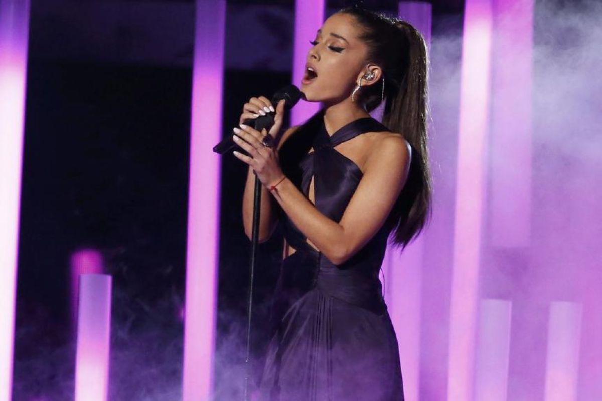 Ariana Grande sabet Top Female Artis Billboard 2019