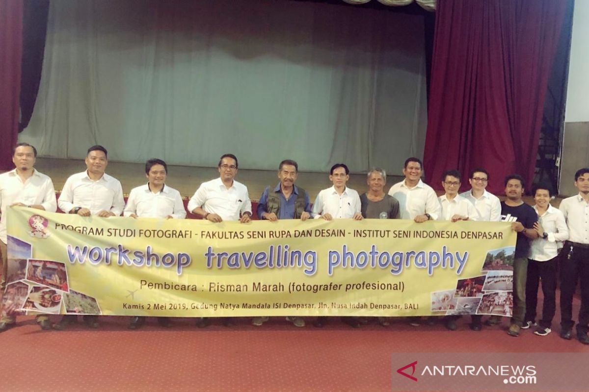 Mahasiswa ISI Denpasar perdalam ilmu fotografi wisata