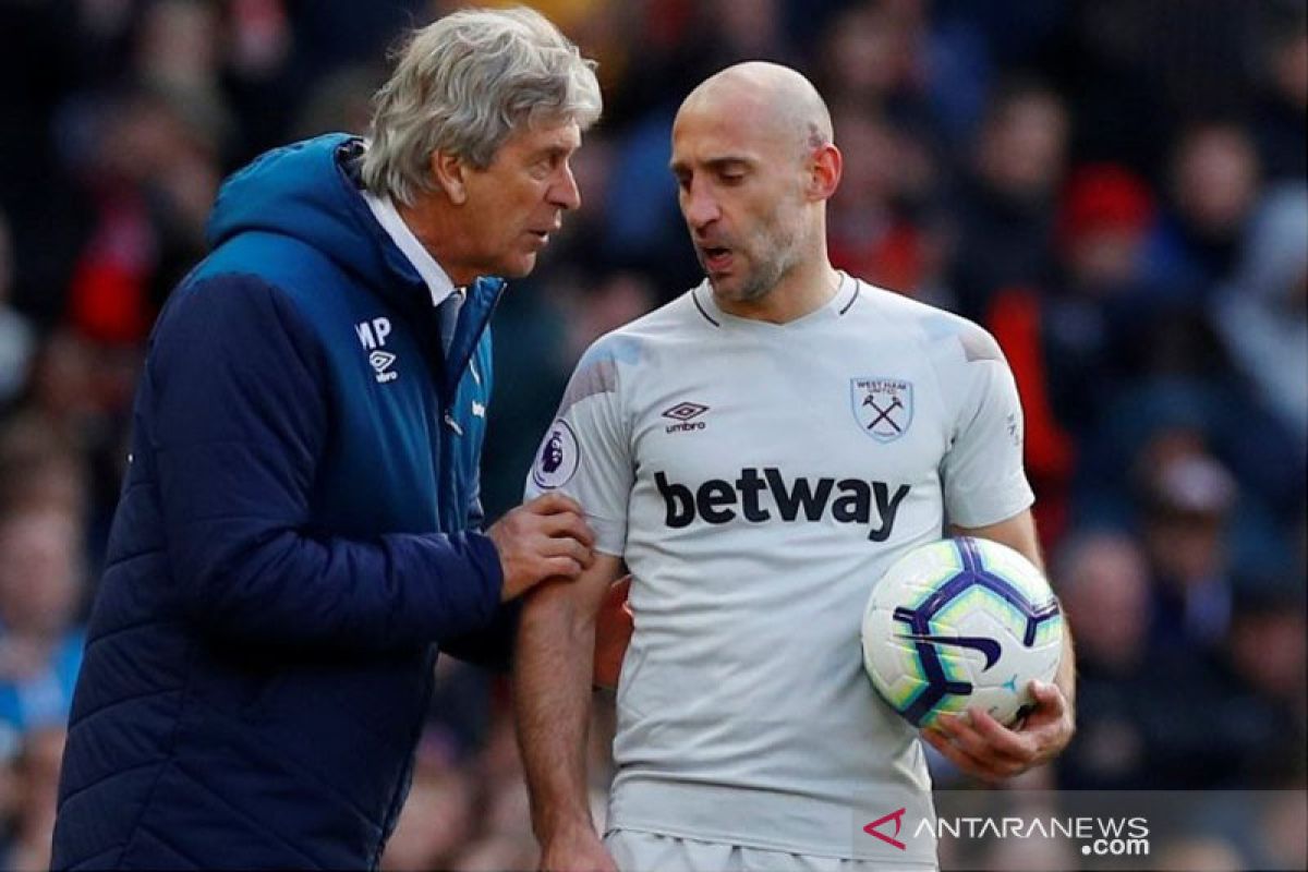 Bek West Ham Zabaleta perpanjang kontrak