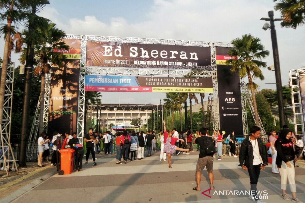 Konser Ed Sheeran, penonton dilarang bawa barang ini