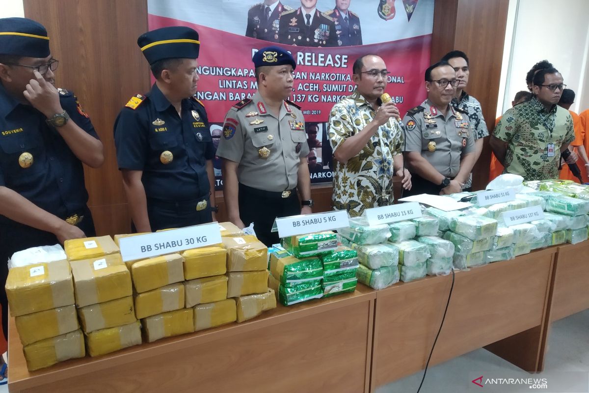 Polri-Bea Cukai sita  137 kg paket sabu asal Malaysia