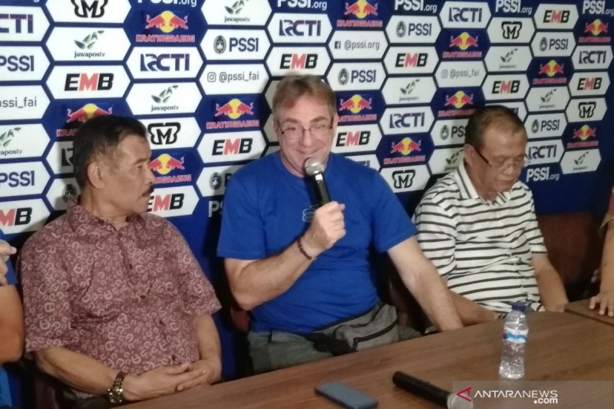 Pelatih  Persib direncanakan langsung pimpin laga kontra Borneo FC