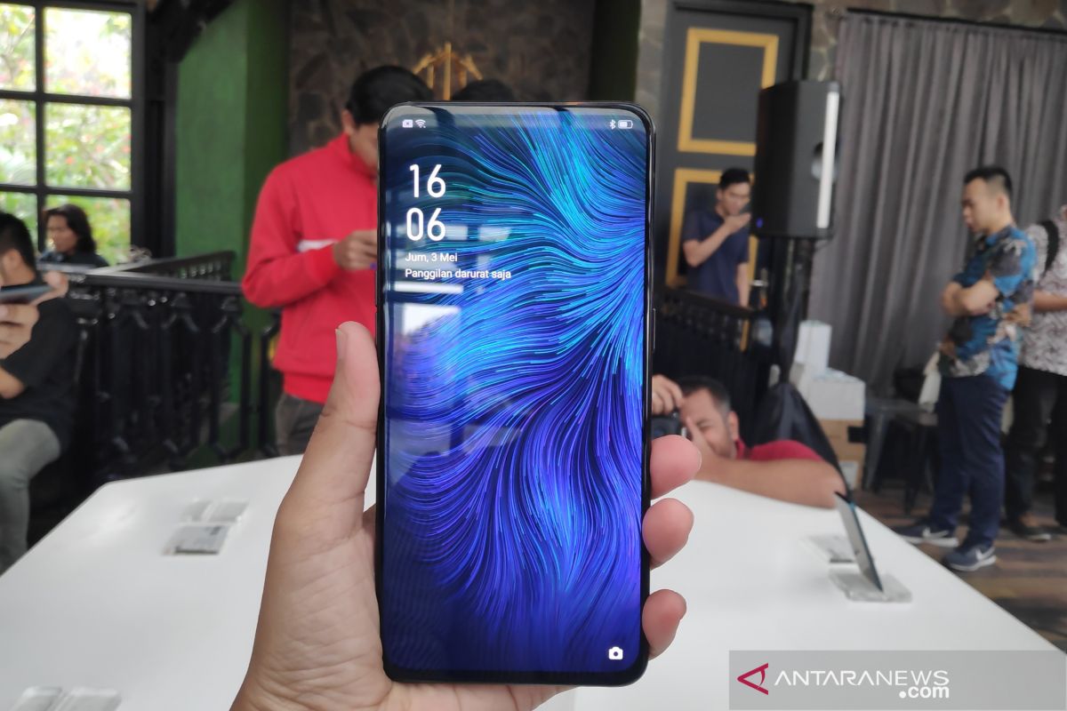 Oppo Reno versi 5G dibandrol dengan harga berikut