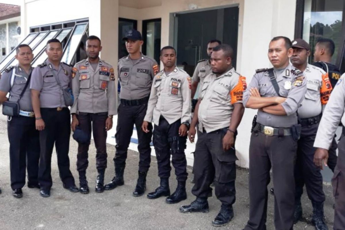 150 aparat TNI-Polri amankan rapat pleno KPU Supiori