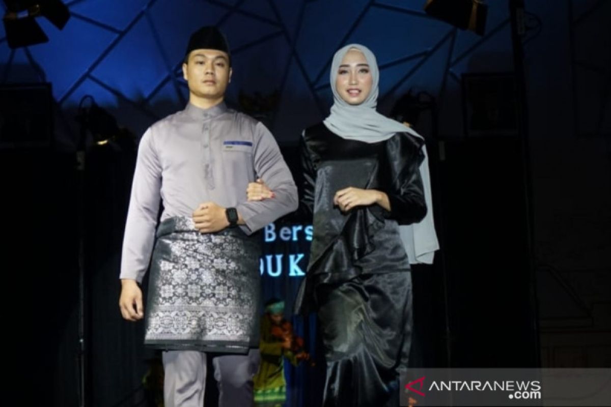 Peluncuran busana khas Melayu karya anak muda Pontianak - ANTARA News