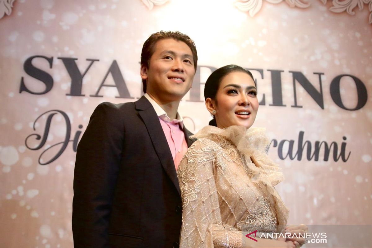 Syahrini meluncurkan lagu "Menikah"