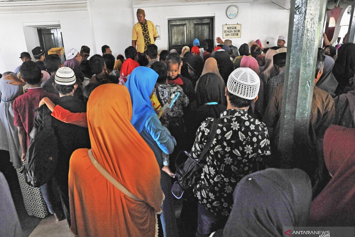 Peziarah padati Banten Lama usai Lebaran