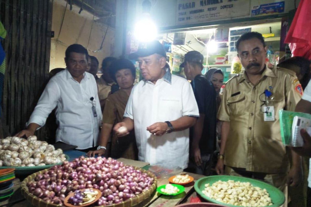 Harga bawang di Ambon turun dan bervariasi