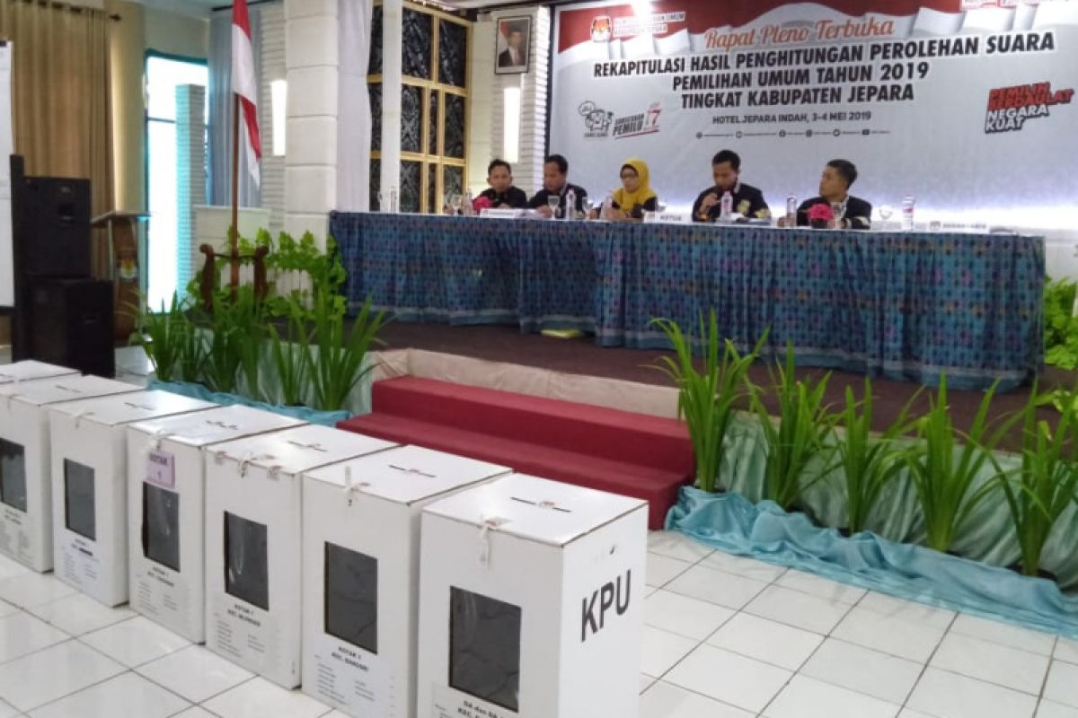 KPU Jepara targetkan rekapitulasi suara tuntas 2 hari