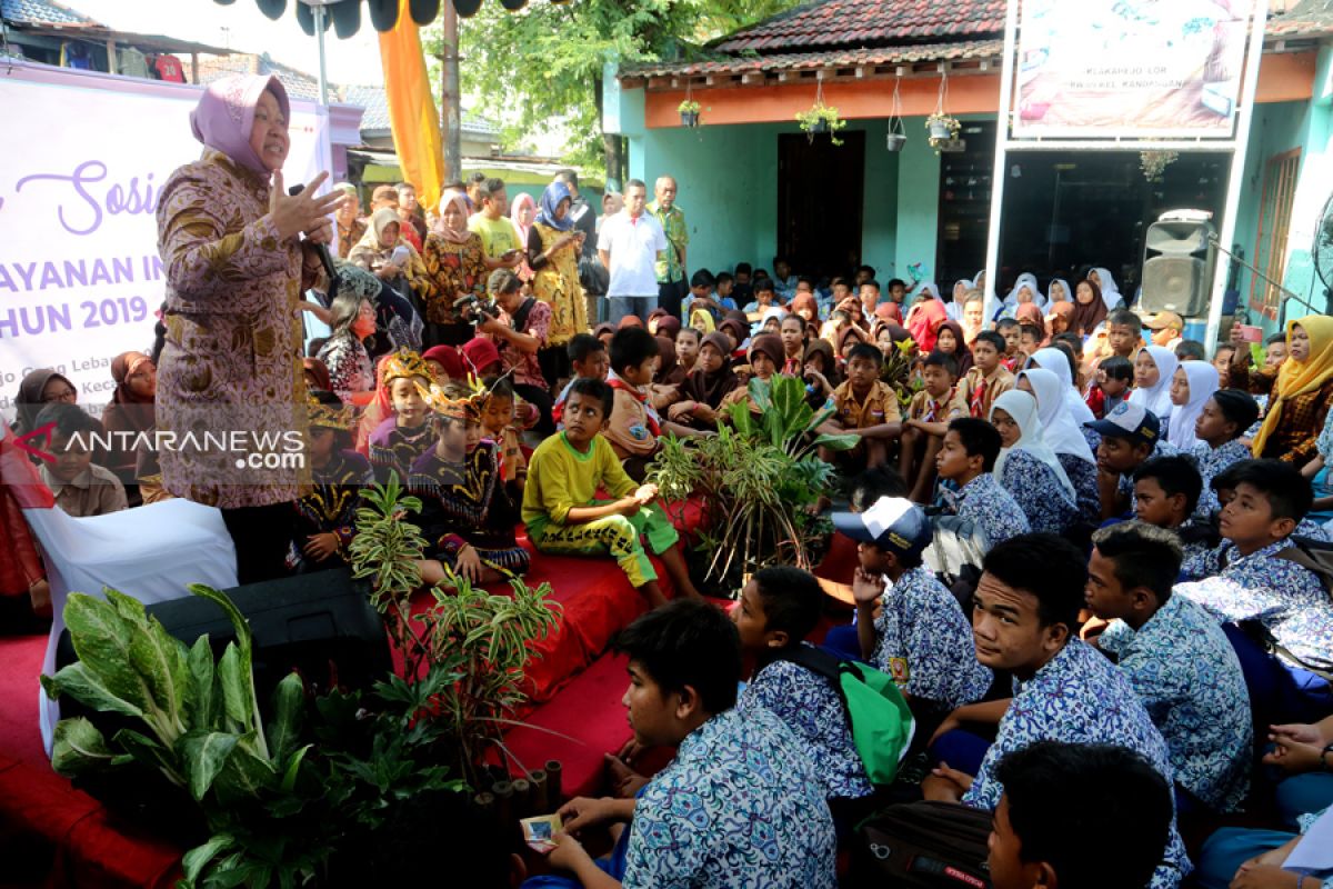 Risma motivasi warga eks-lokalisasi Moroseneng