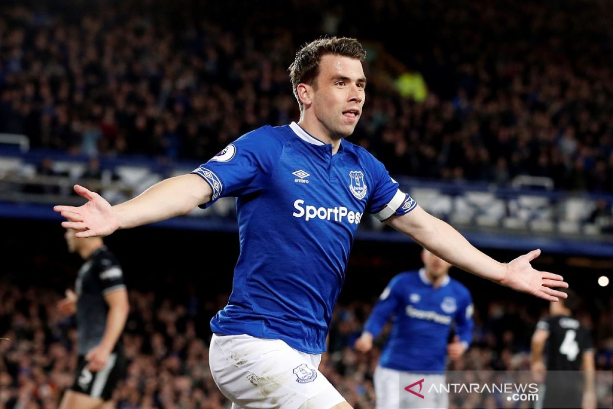 Everton libas Burnley lewat dua gol dalam empat menit