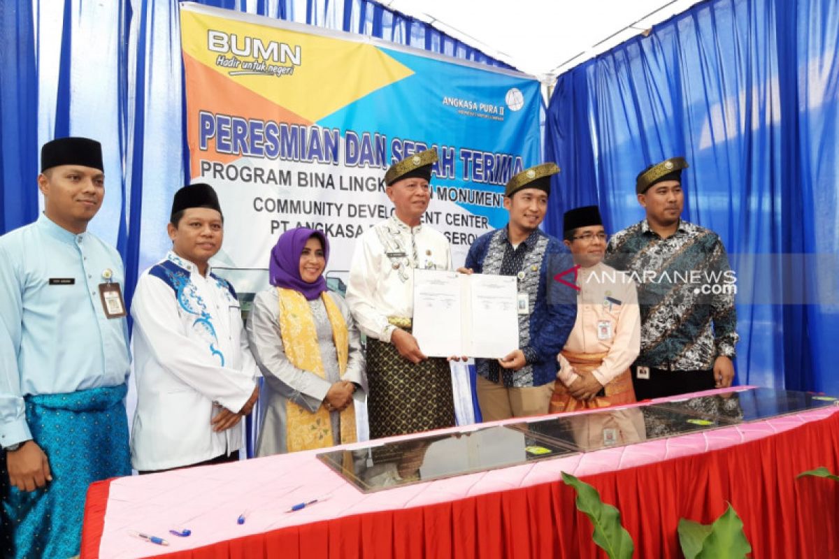 Angkasa Pura ll salurkan PKBl senilai Rp1.1 miliar