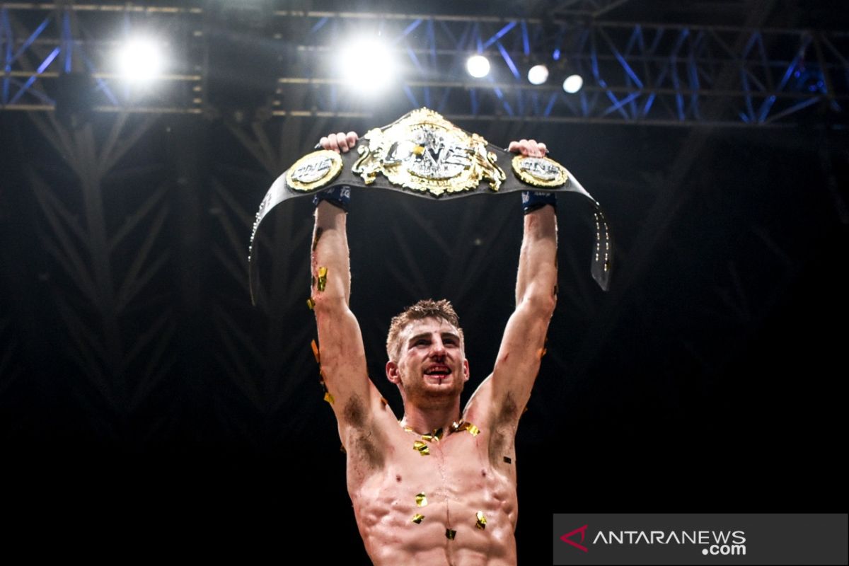 Muay thai One Championship - Jonathan Haggerty rebut gelar juara dunia dari petarung Thailand