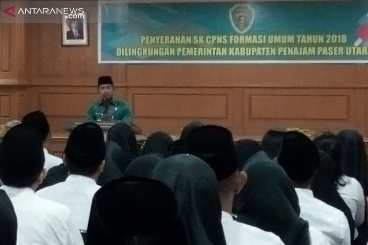 Bupati Penajam evaluasi CPNS enam bulan