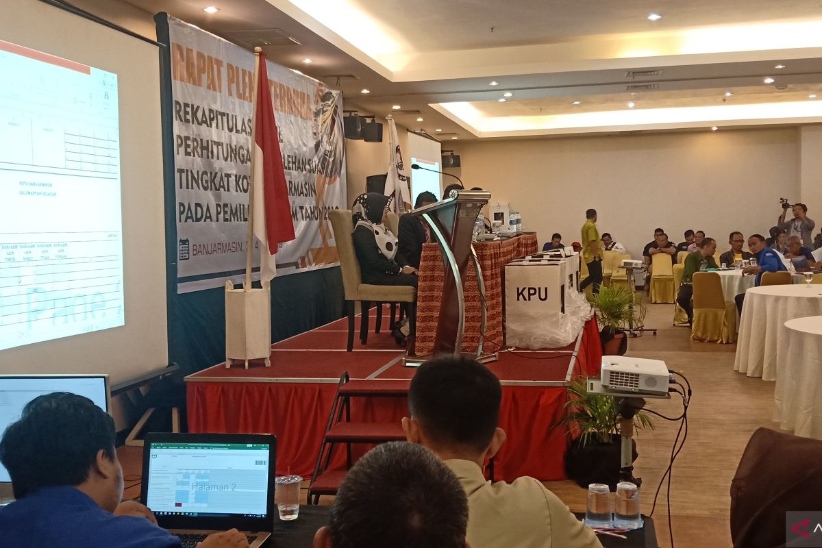 Rapat pleno KPU Banjarmasin dijaga ketat puluhan aparat