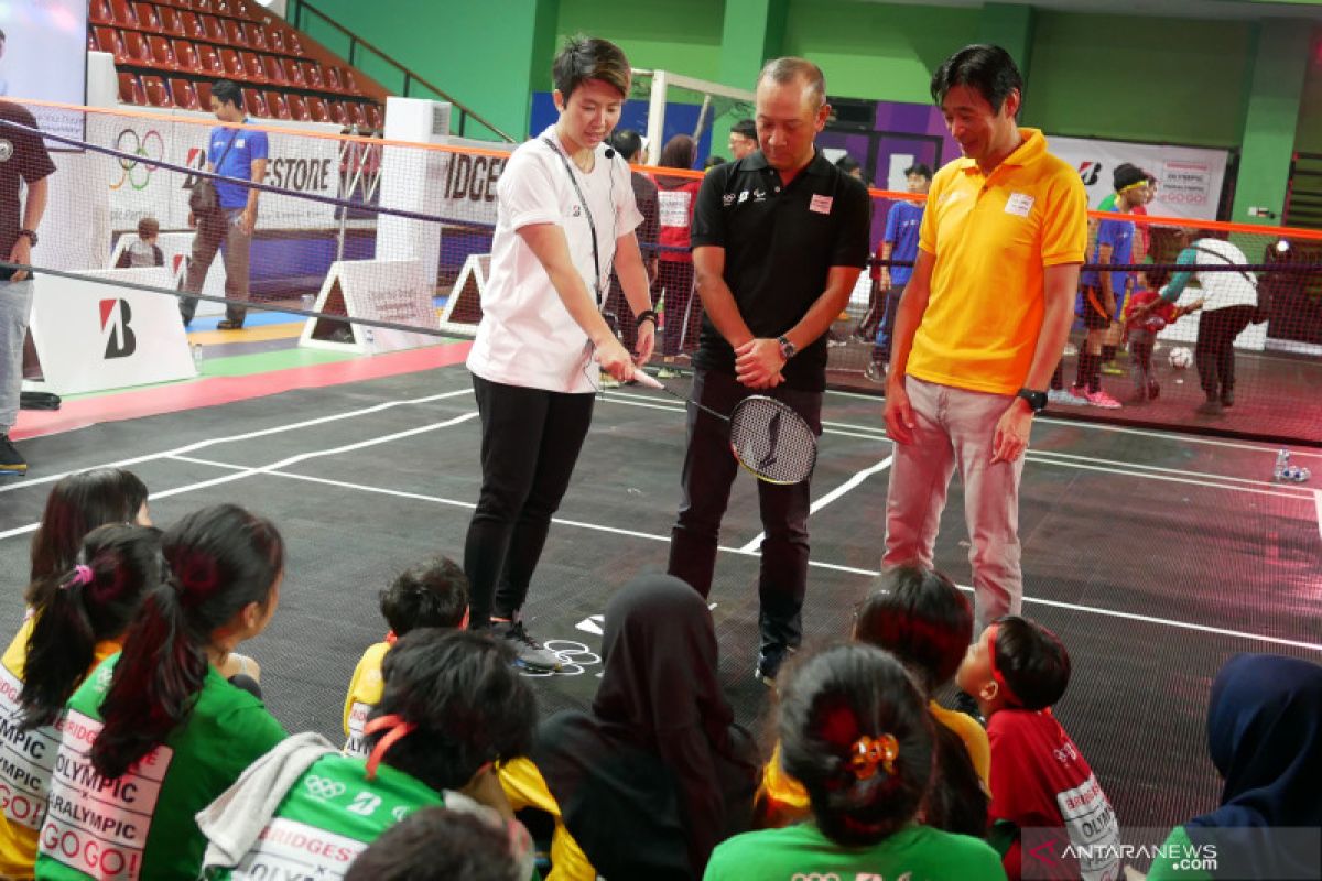 Tokoh olahraga nasional berbagi kiat prestasi dengan  pelajar