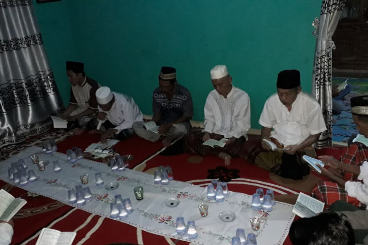 Warga Bandarlampung sambut bulan Ramadan dengan pengajian dan kirim doa