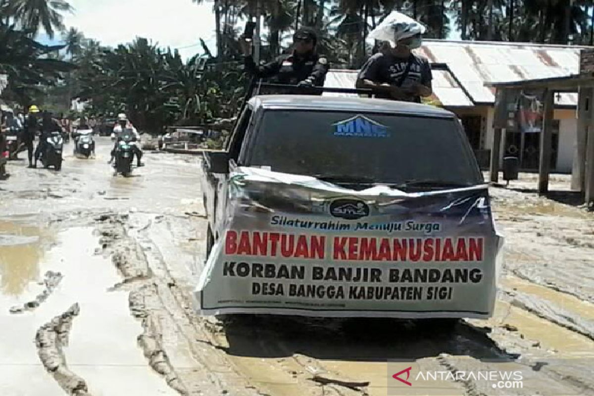 Bantuan korban banjir bandang di Sigi terus mengalir