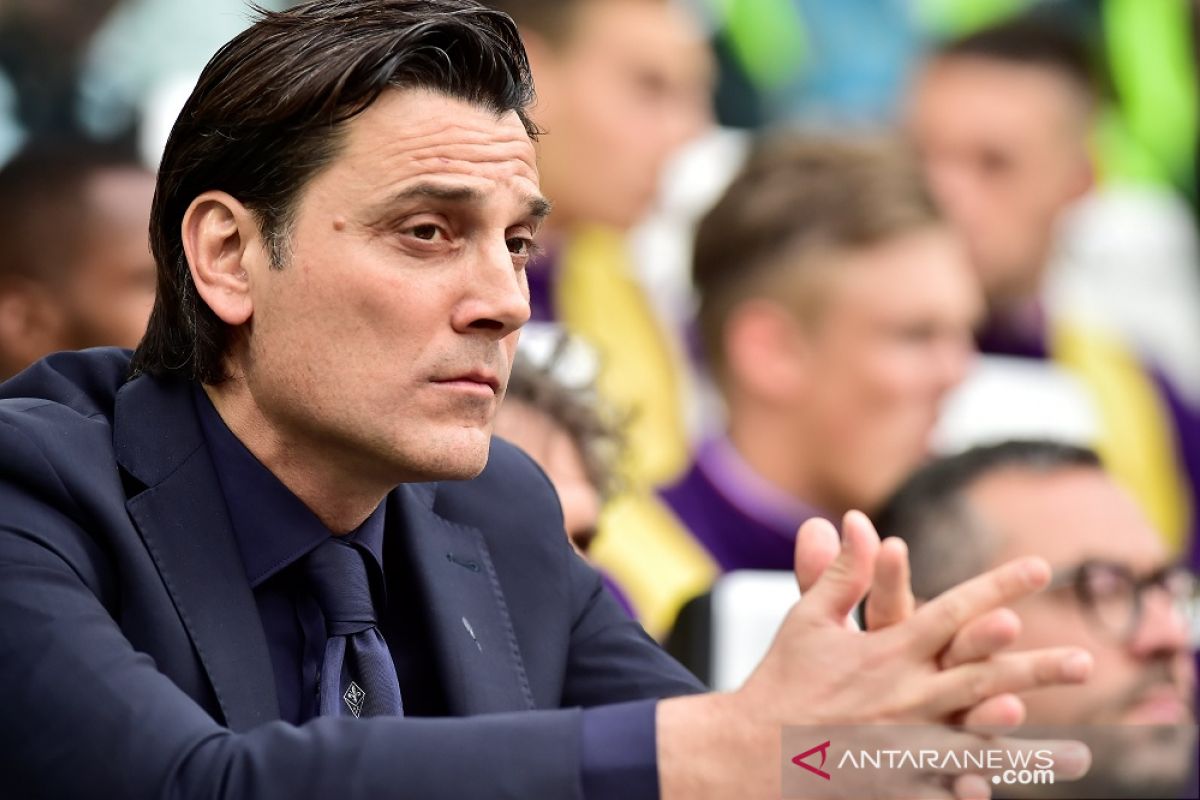 Fiorentina tetap nirkemenangan di tangan Montella