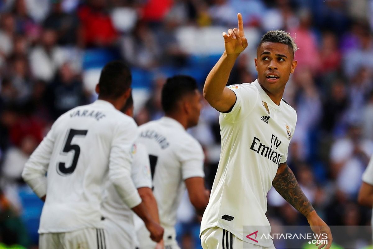 Striker Real Madrid Mariano Diaz positif COVID-19