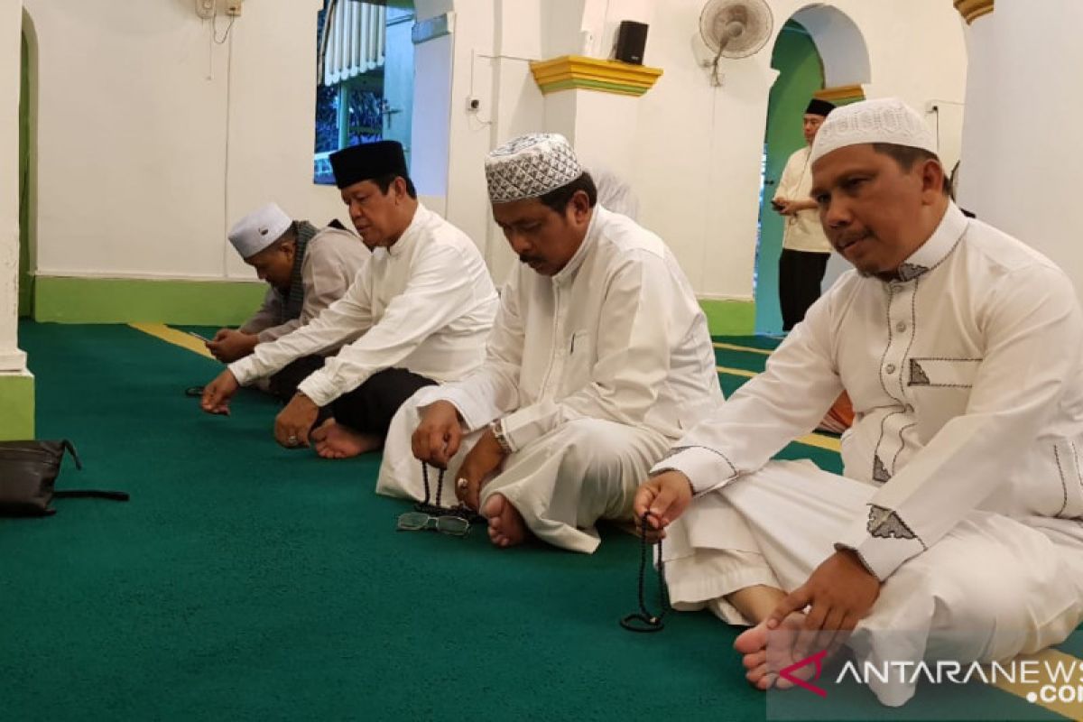 Gubernur Kepri Safari Ramadhan pertama di masjid tua