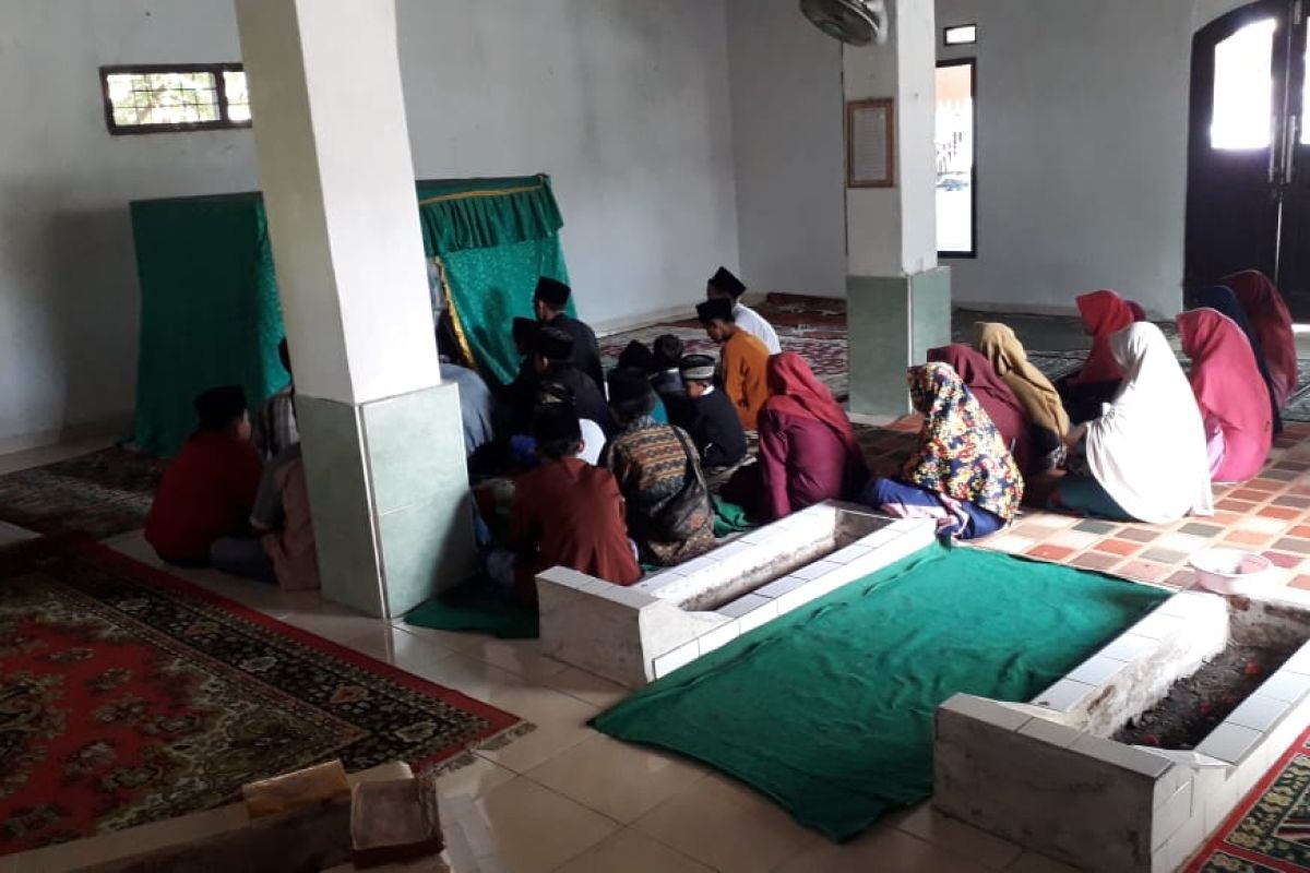 Warga berdatangan untuk ziarahi makam keramat jelang Ramadhan