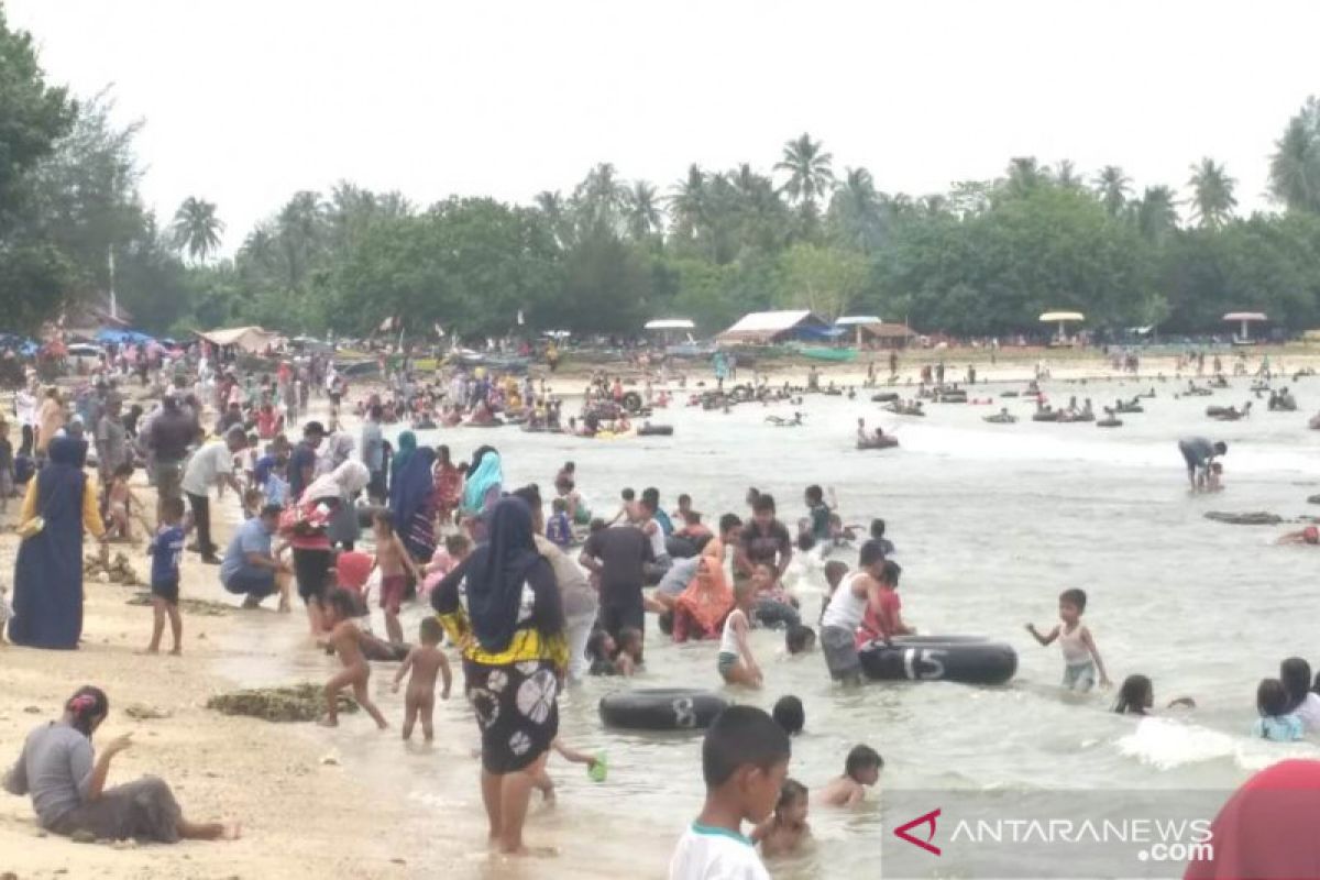 Mandi laut jadi tradisi warga Aceh Barat sambut puasa