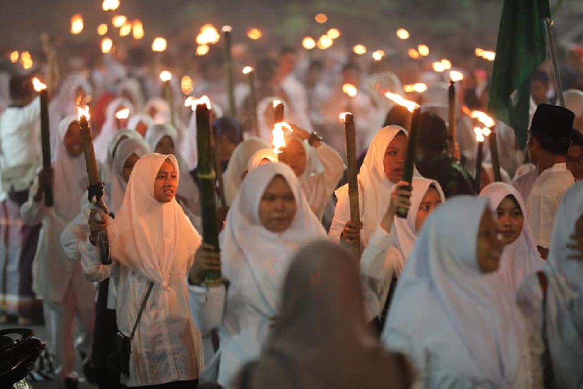 Warga Kota Madiun antusias sambut bulan Ramadhan dengan pawai obor