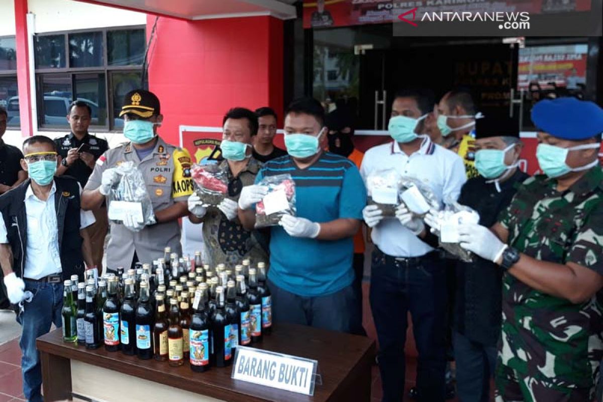 Polres Karimun sambut Ramadhan dengan pemusnahan minuman beralkohol