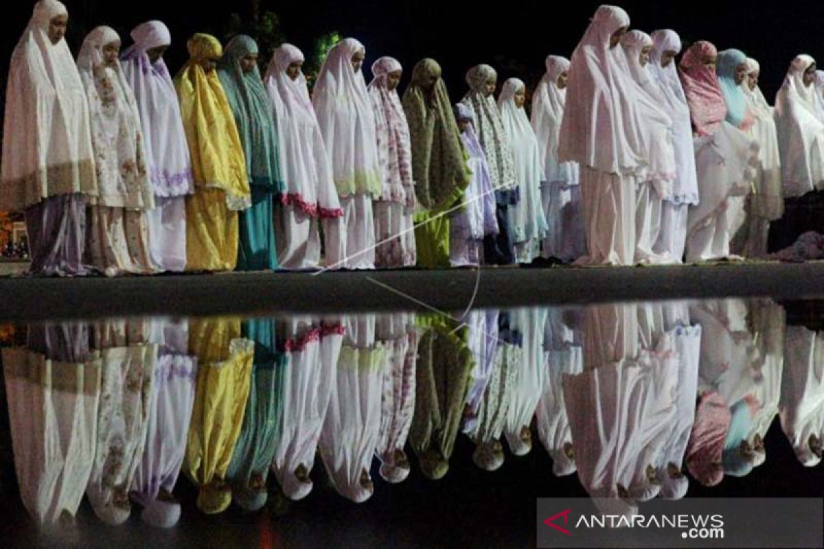 Shalat Tarawih pertama