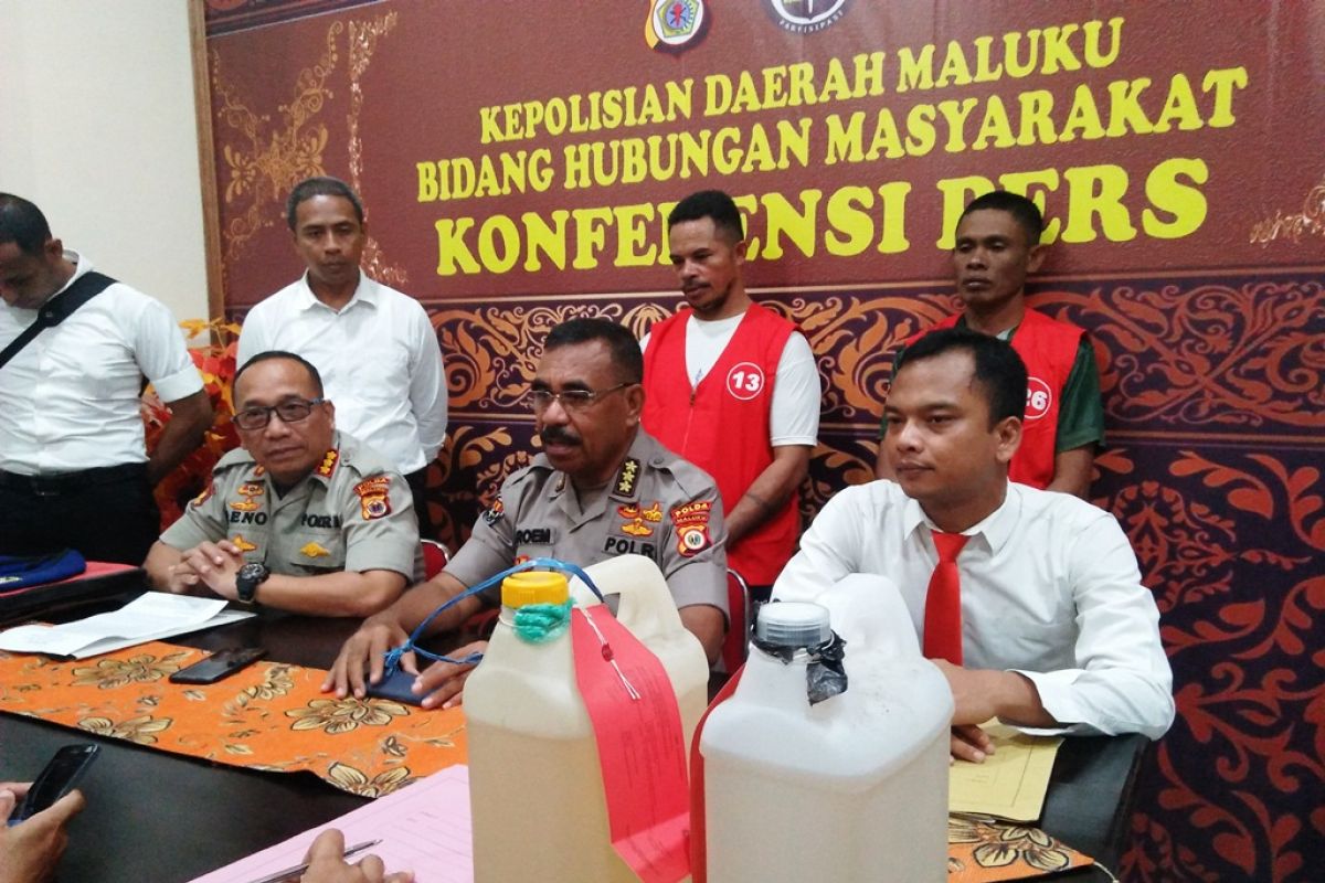 Penyidik Ditpolair Polda Maluku serahkan BAP pelaku miras