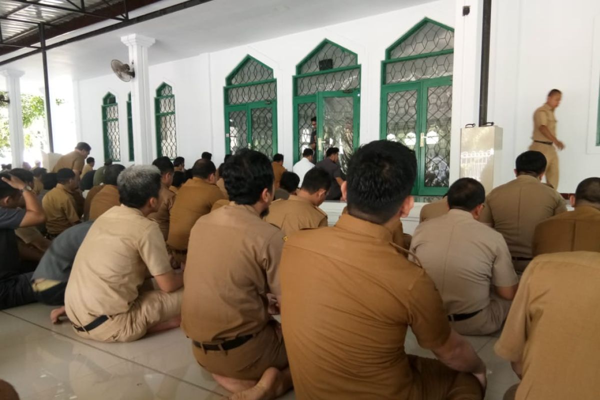 Pemprov Sulsel bersih-bersih masjid sambut Ramadhan