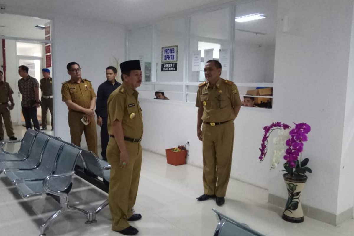 Hari pertama puasa Wali Kota Bandarlampung sidak kehadiran ASN