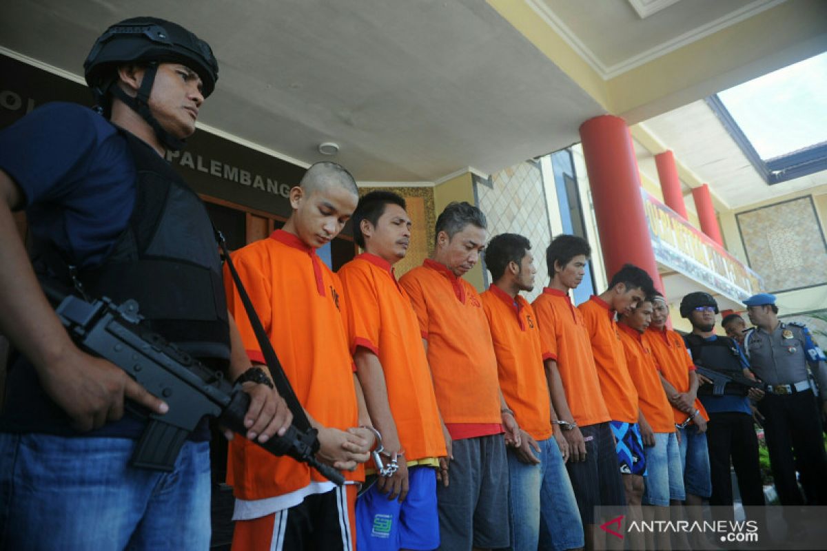 Belasan tahanan Polresta Palembang kabur telah ditangkap kembali