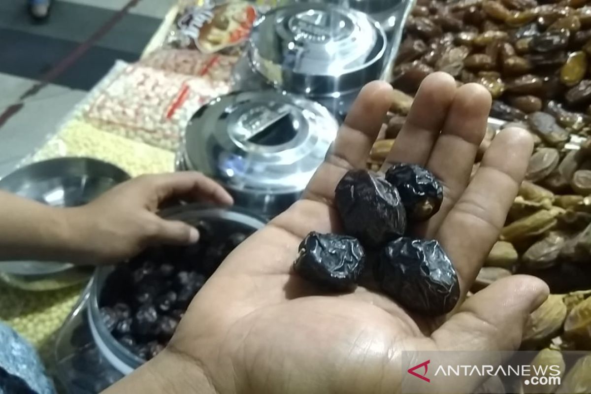 Kurma Ajwa favorit Nabi Muhammad dijual hingga Rp350 ribu per kilo