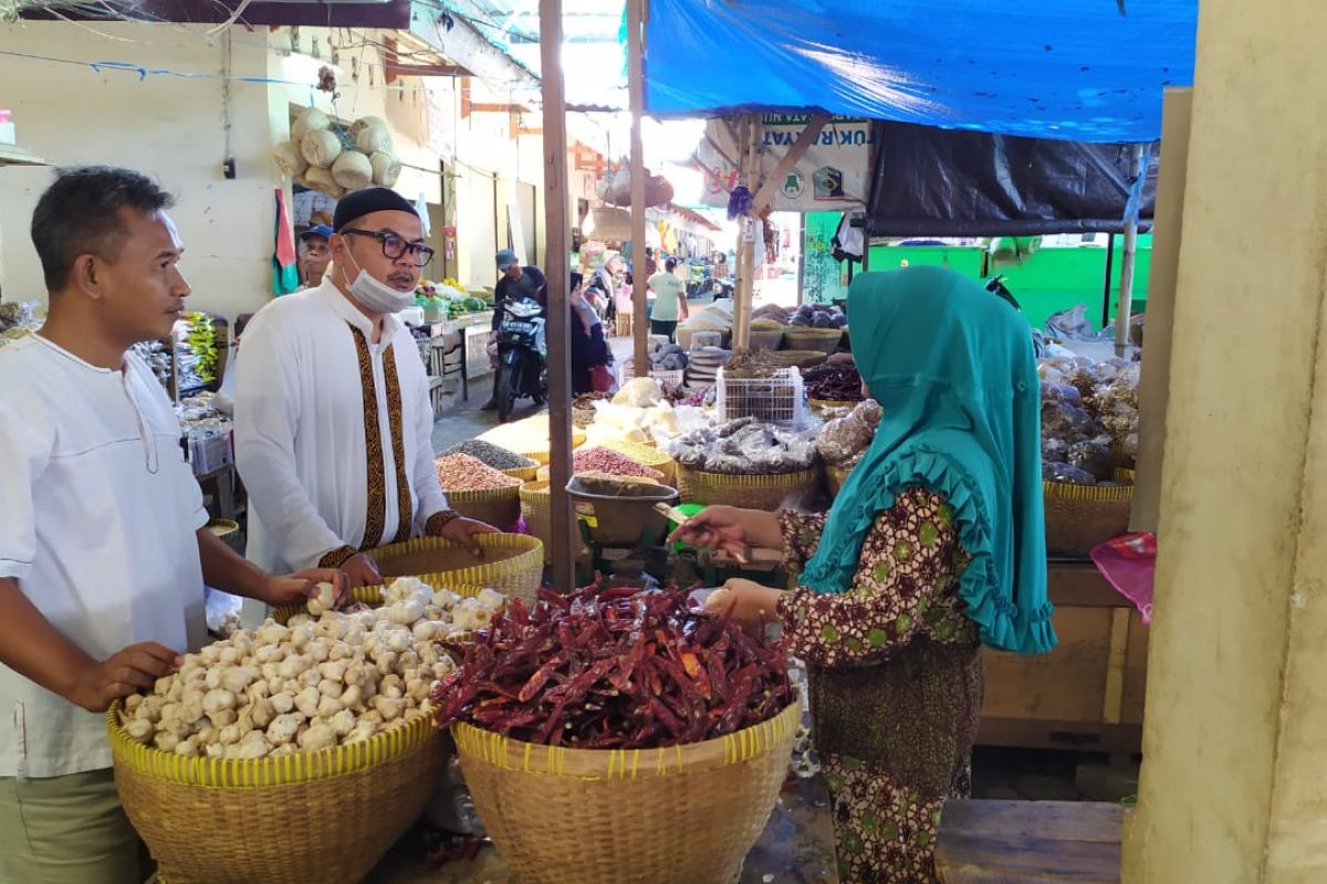 Harga  sembako di Mataram naik hari pertama Ramadhan