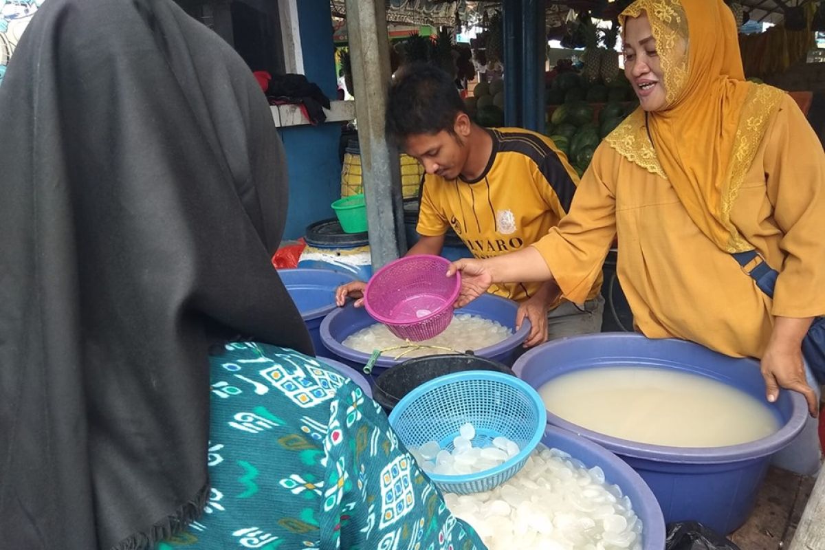 Awali Ramadhan, pedagang kolang-kaling "diserbu" pembeli