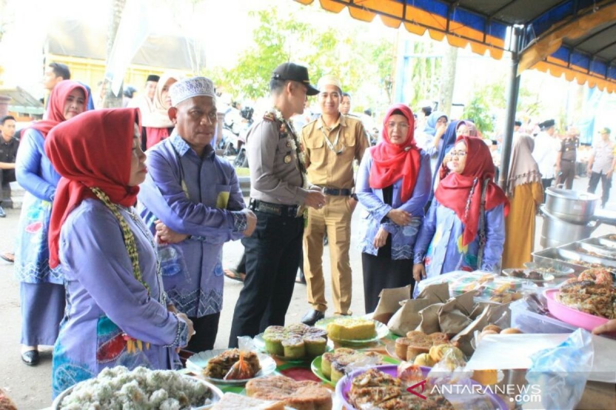 Pasar Ramadan Perkenalkan Kue Khas Daerah Kepada Generasi Muda