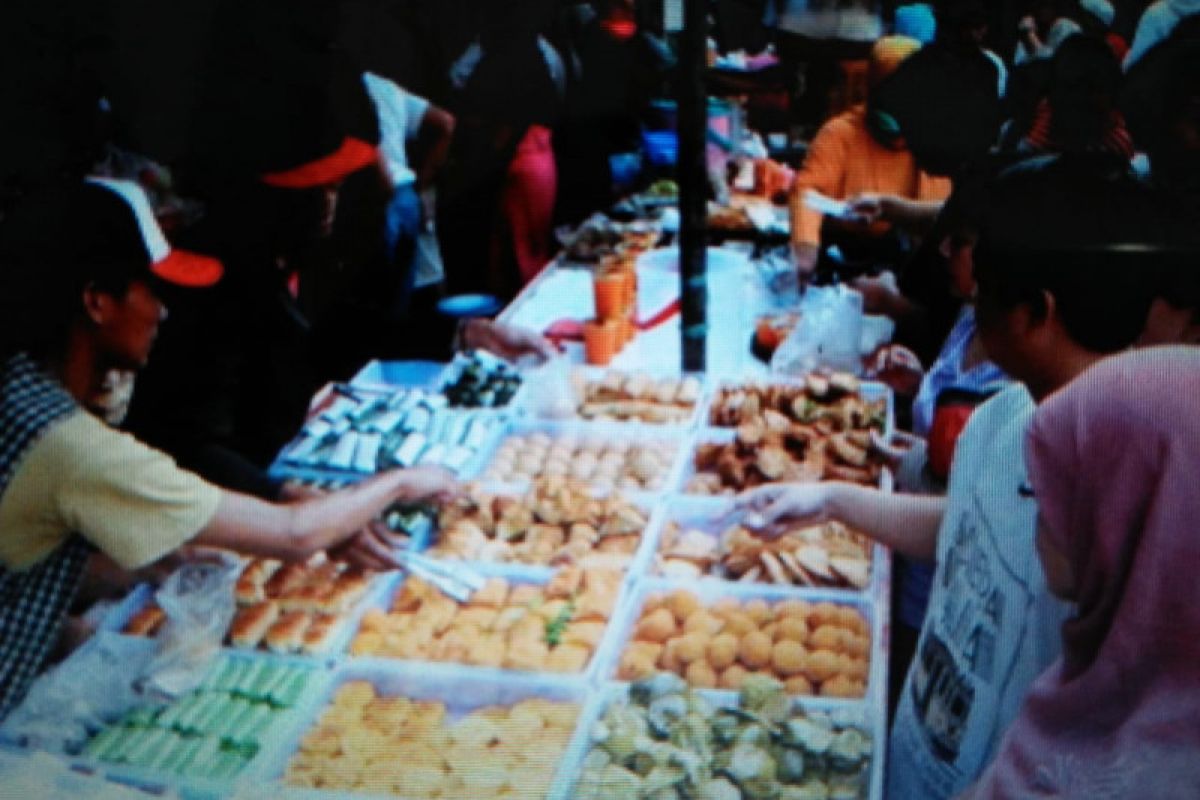 Loka POM Tangerang awasi pedagang makanan musiman selama puasa