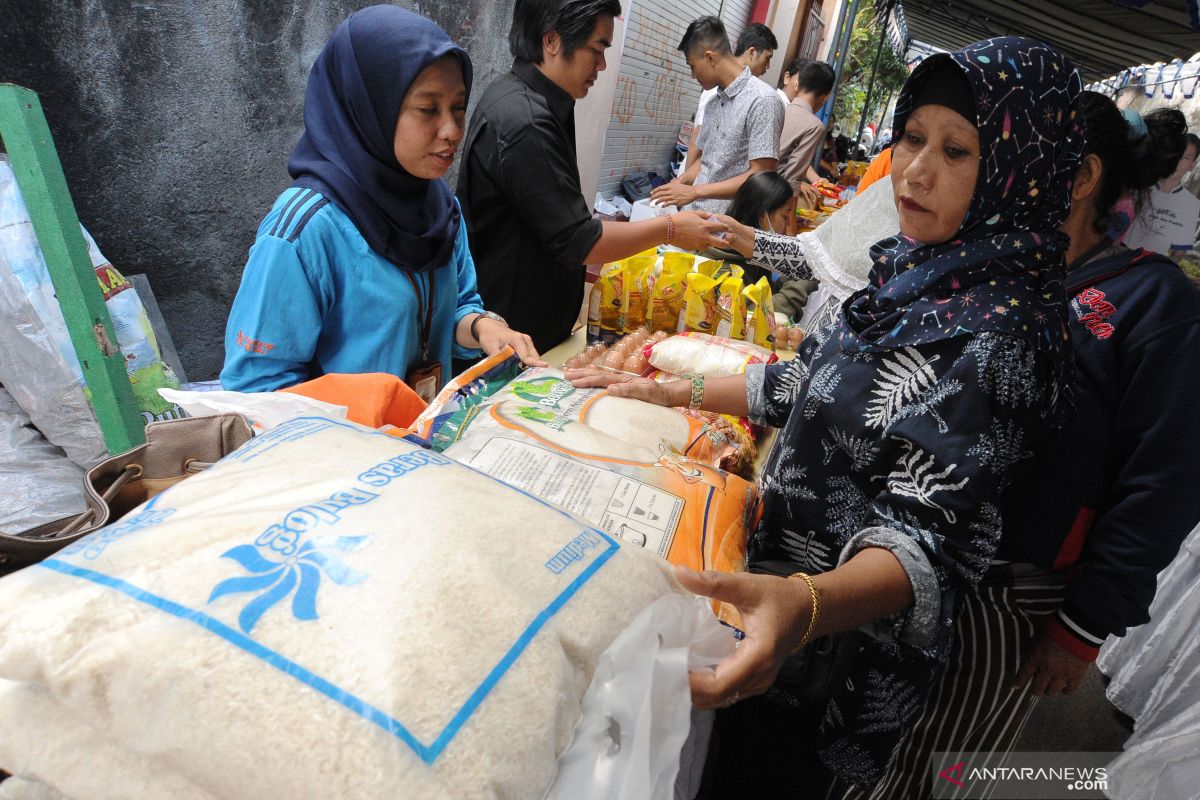 Pemkab Kolaka pastikan stok sembako aman hingga Lebaran